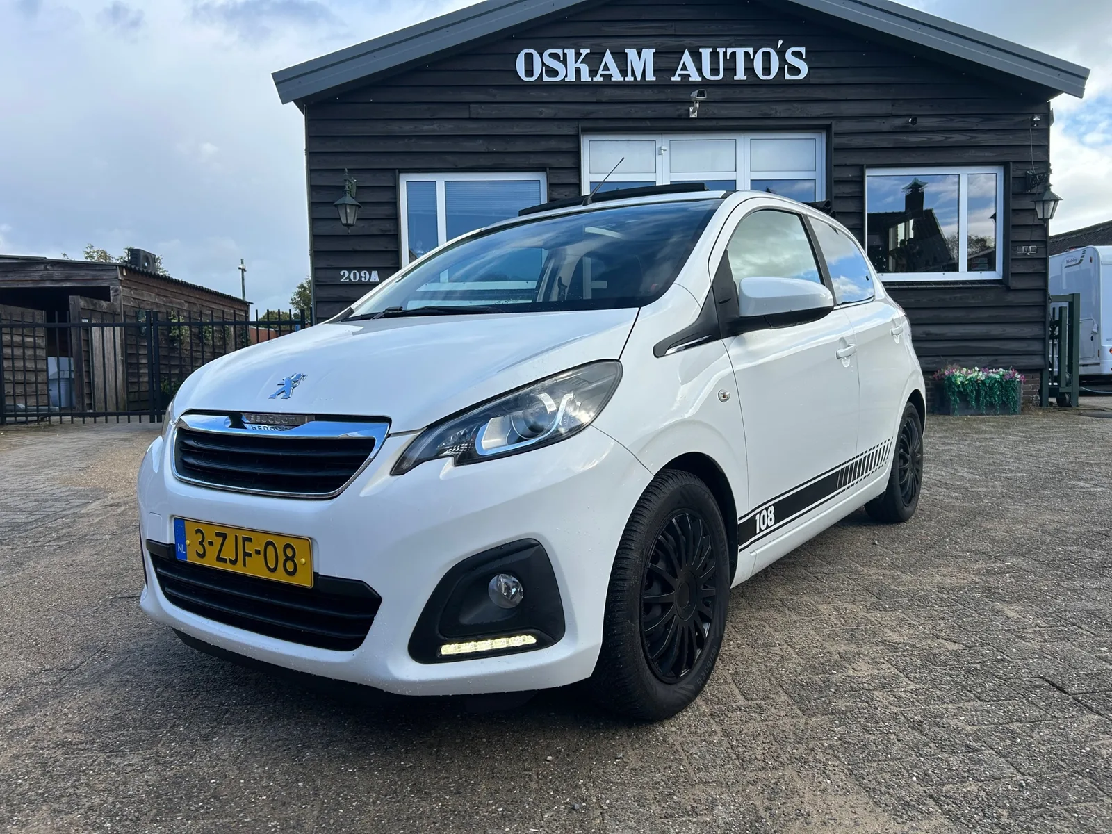Peugeot 108 (2015) — foto 1