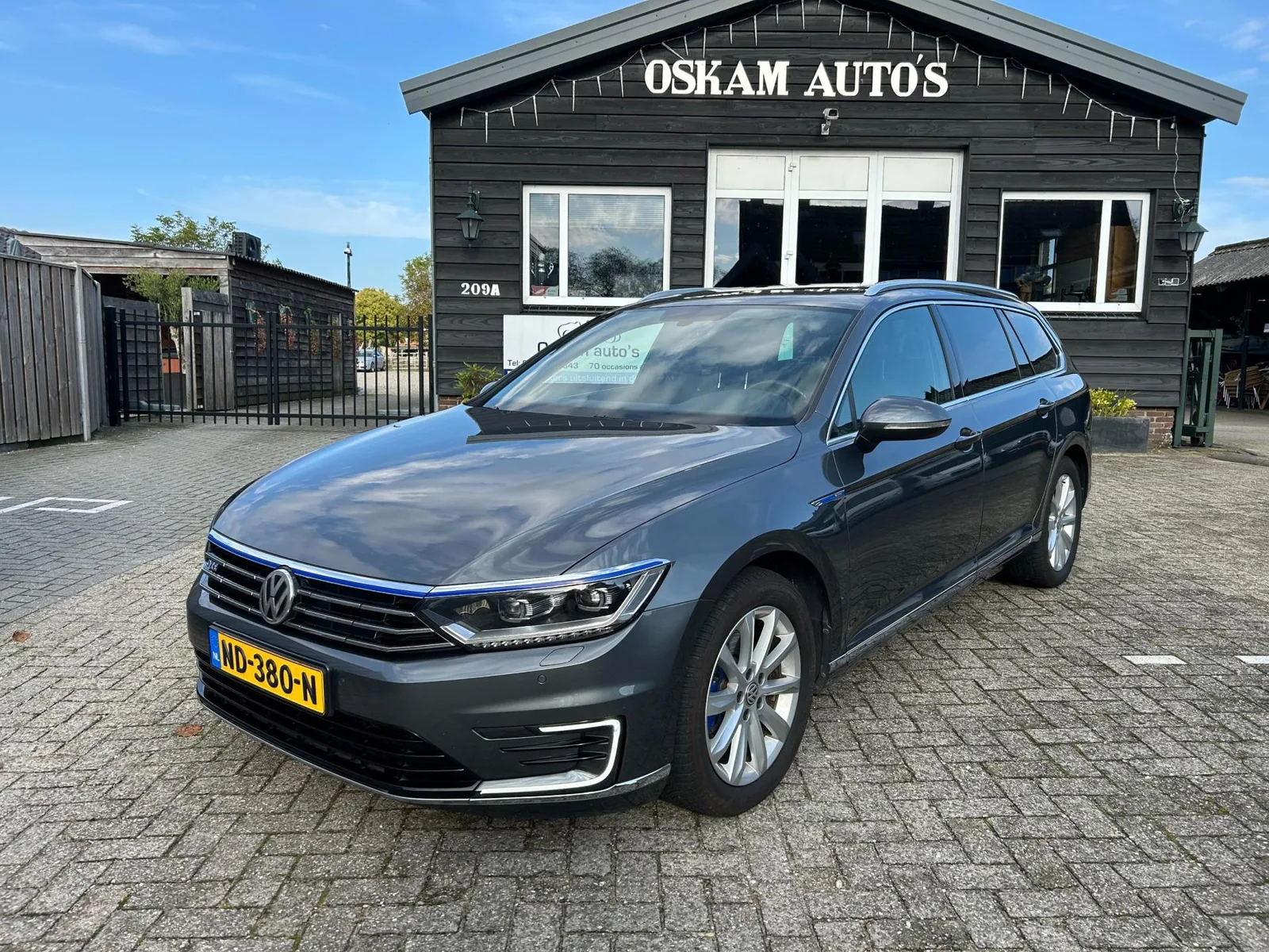 Volkswagen Passat (2016) — foto 1