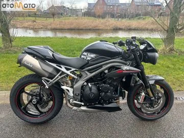 Triumph Speed Triple RS (2018) — foto 1