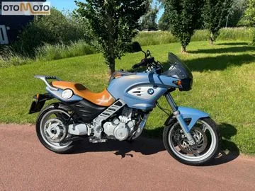 BMW F (2002) — foto 1