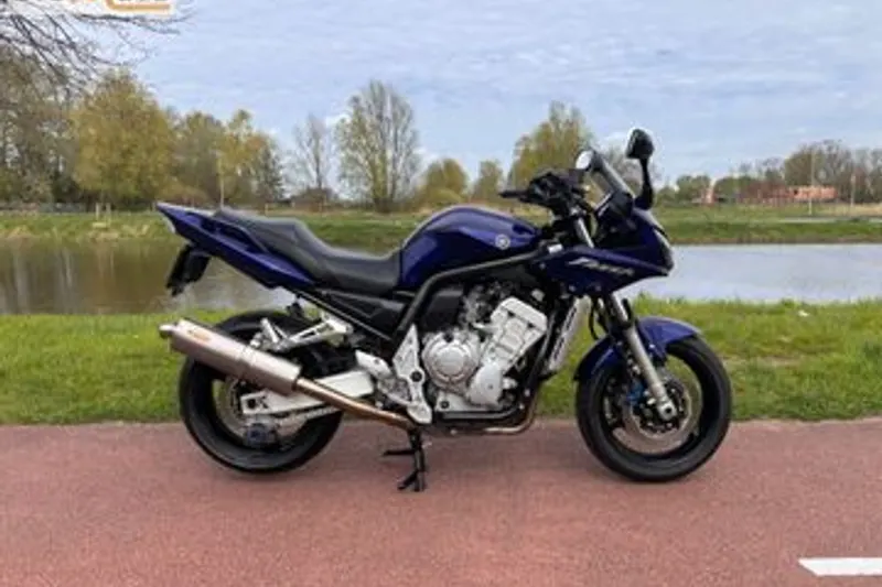 Yamaha FZS 1000 Fazer (2004)