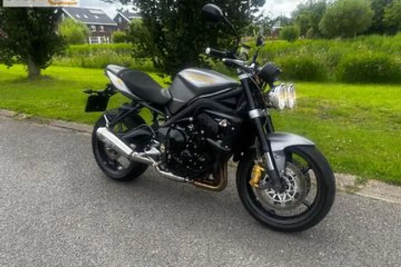 Triumph Streed Triple R 675 (2010)