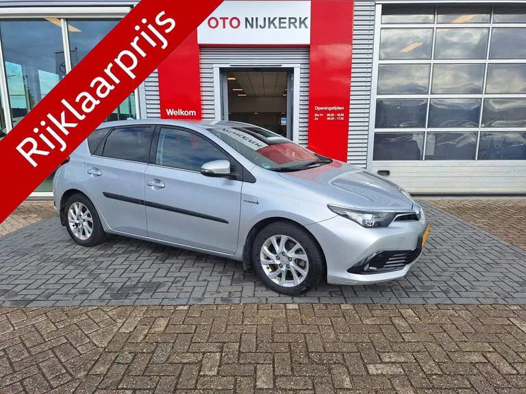 Toyota Auris (2018) — foto 1