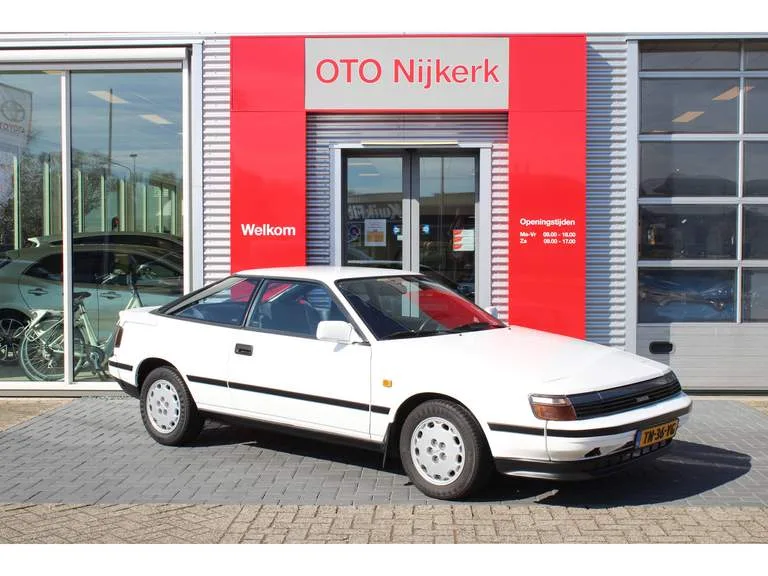 Toyota Celica (1988) — foto 1