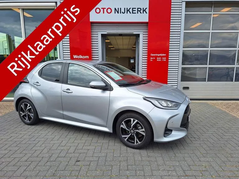Toyota Yaris (2024) — foto 1