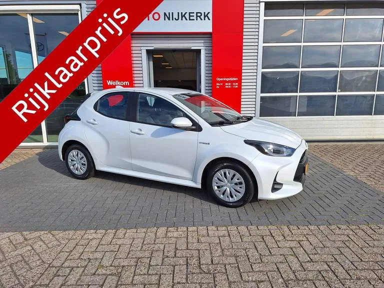 Toyota Yaris (2021) — foto 1