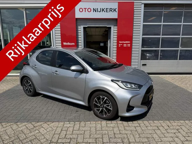 Toyota Yaris (2023) — foto 1