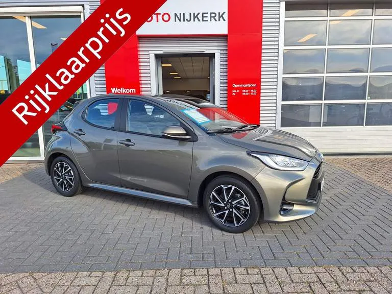 Toyota Yaris (2023) — foto 1