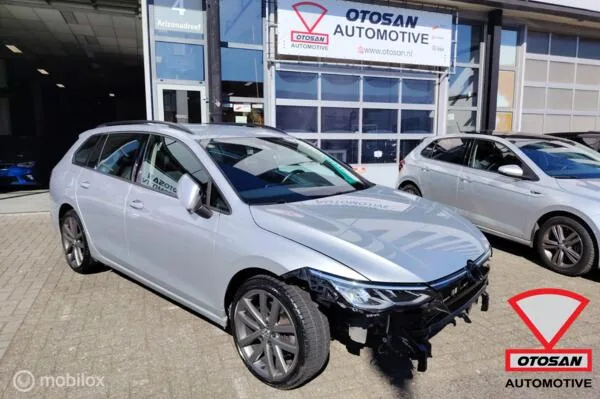 Volkswagen Golf (2021) — foto 1
