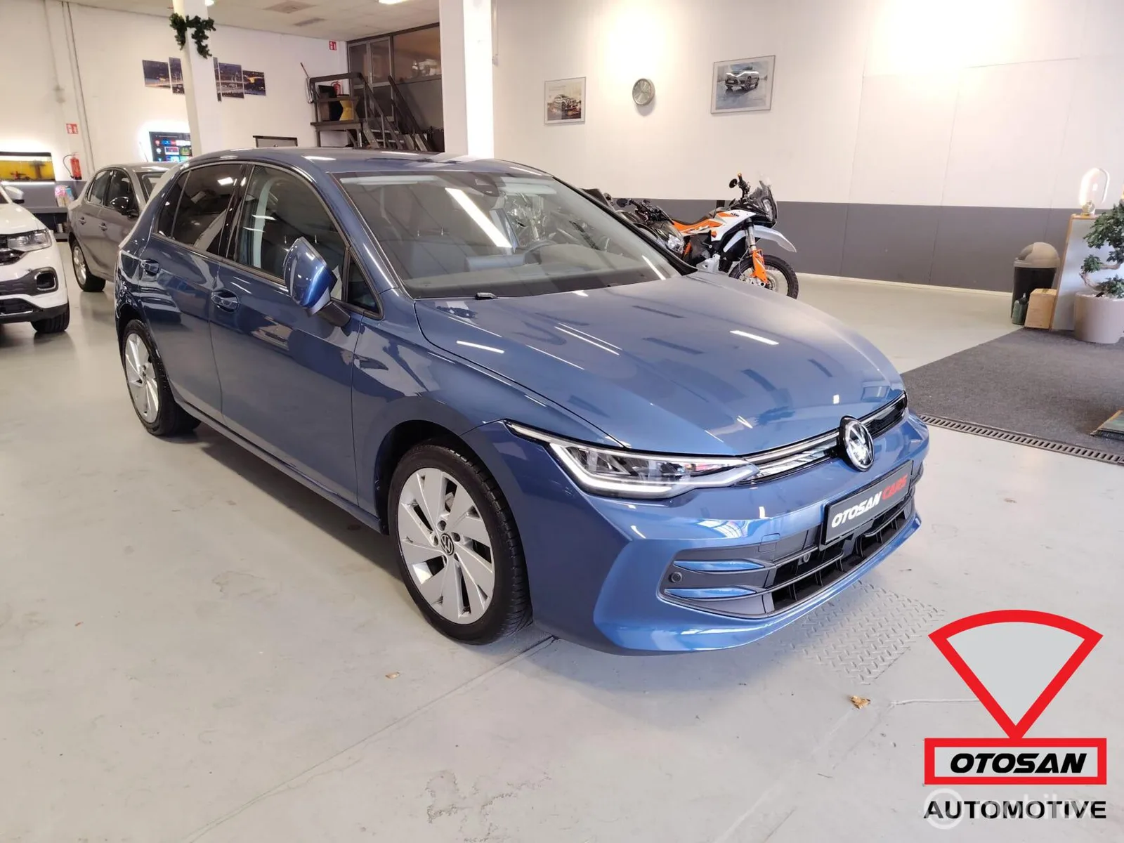 Volkswagen Golf (2024) — foto 1