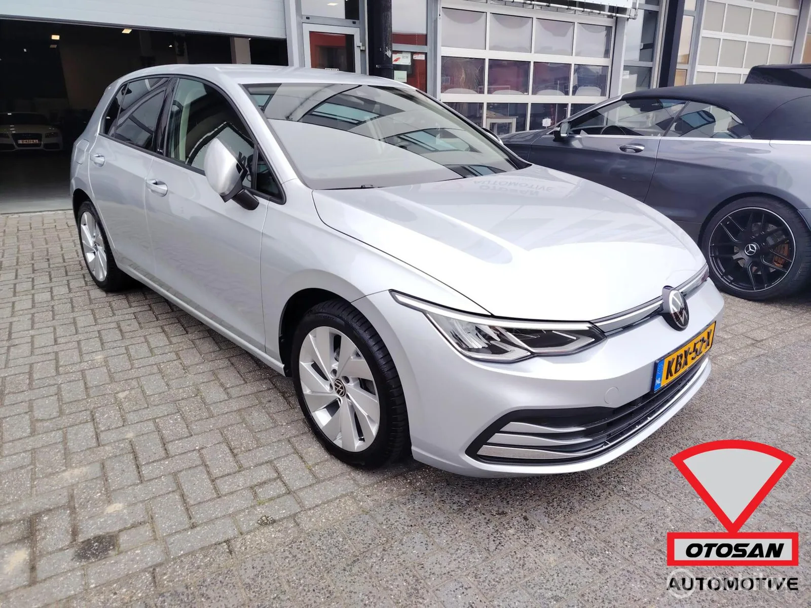 Volkswagen Golf (2022) — foto 1