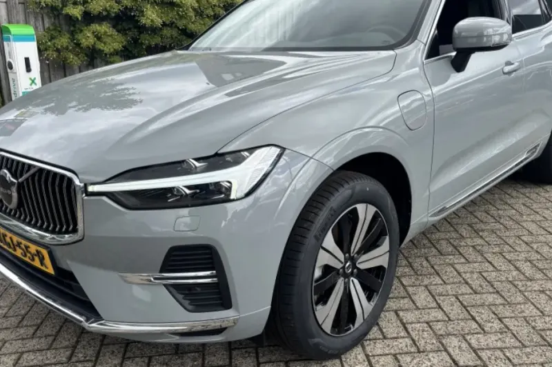 Volvo XC60 (2025)