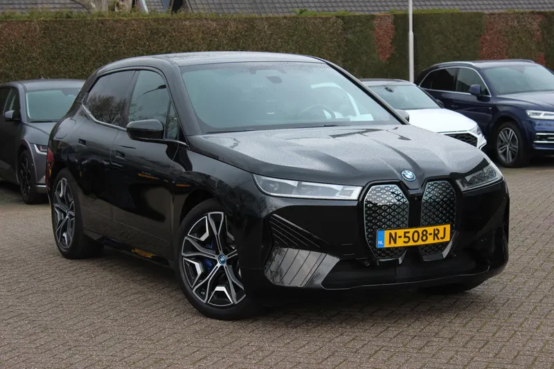 BMW iX (2021)