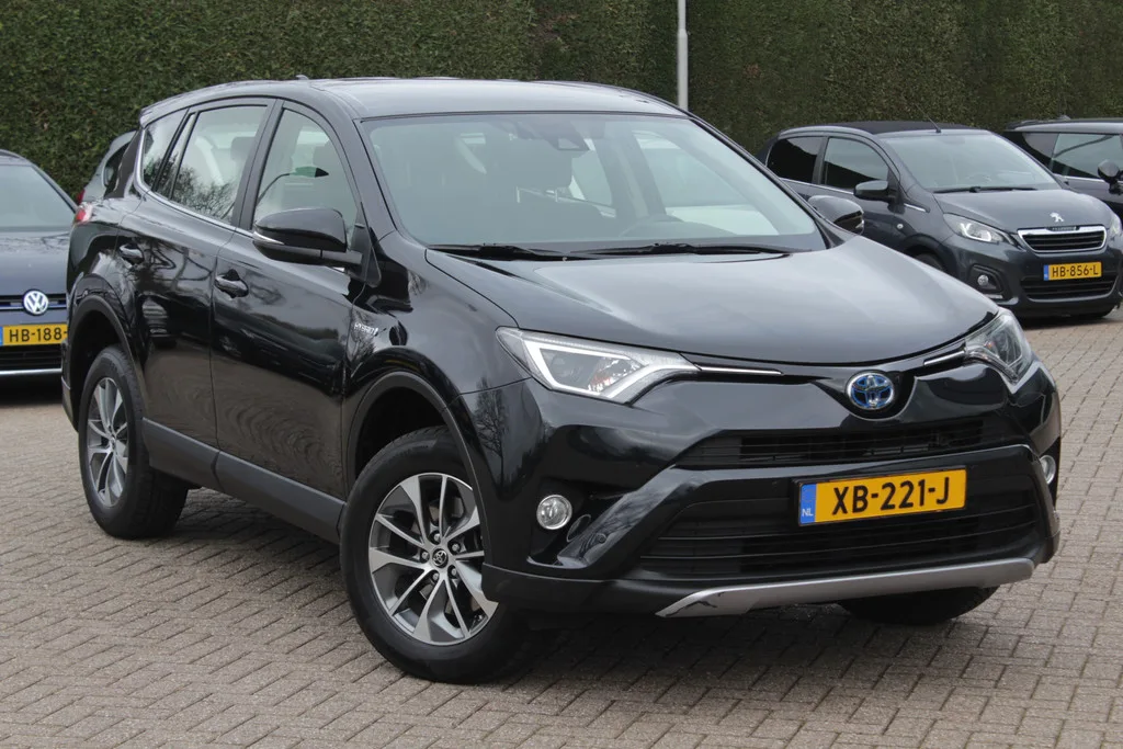 Toyota RAV4 (2018) — foto 1