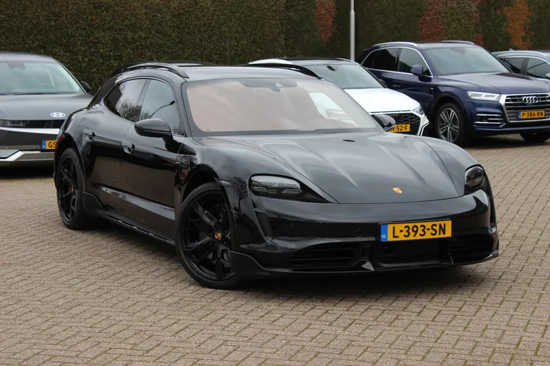 Porsche Taycan (2021)