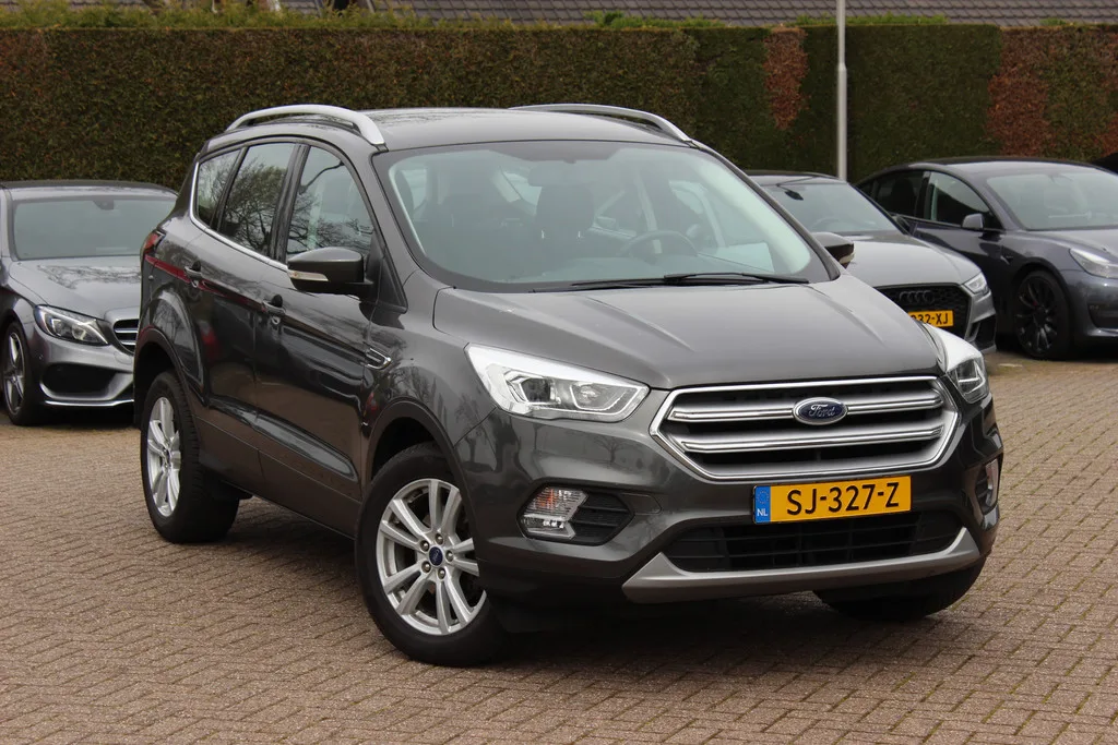 Ford Kuga (2018) — foto 1