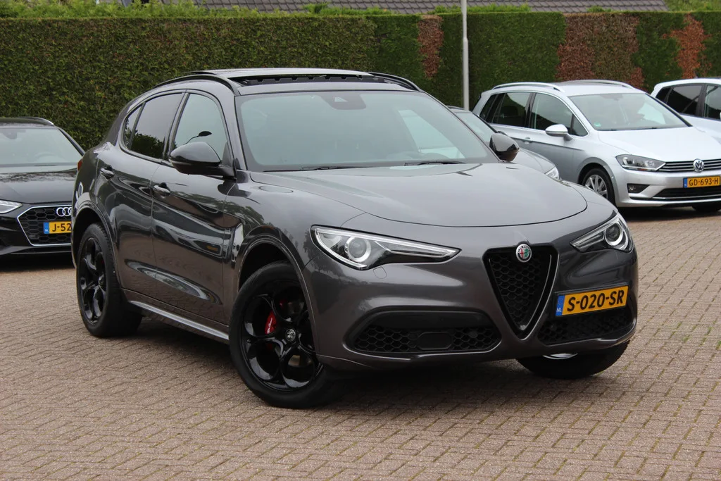 Alfa Romeo Stelvio (2020) — foto 1