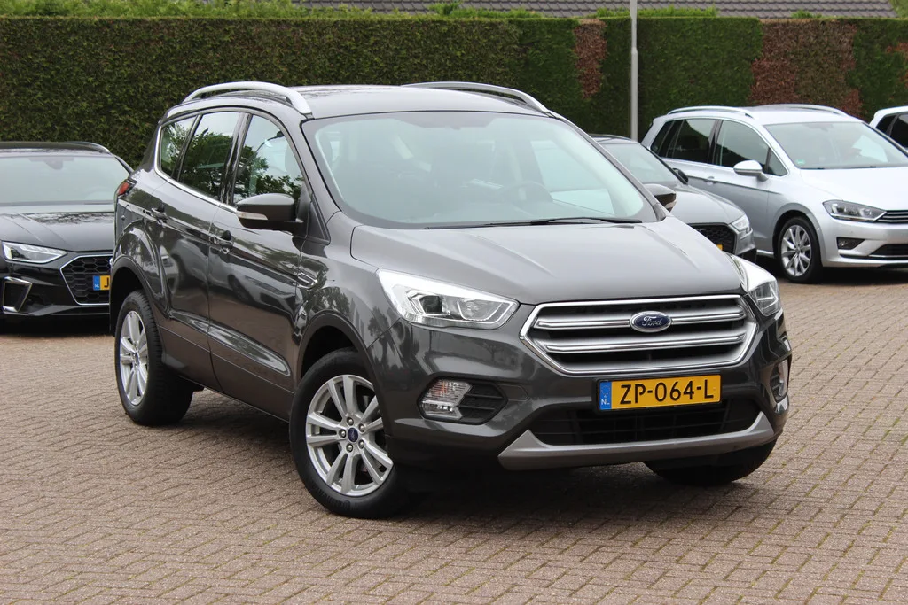 Ford Kuga (2019) — foto 1