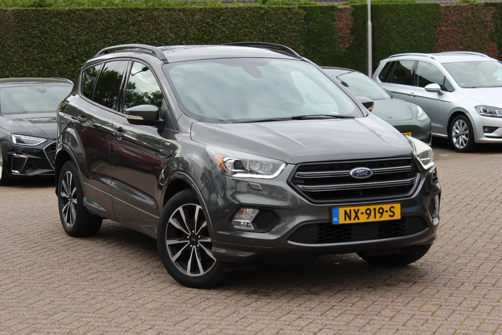 Ford Kuga (2017) — foto 1