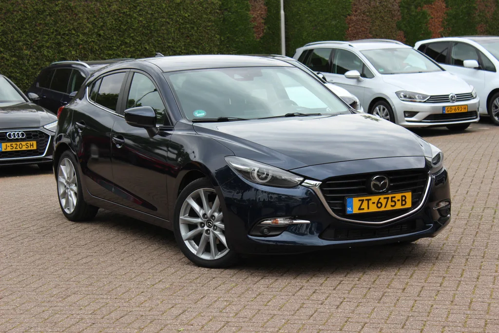 Mazda 3 (2019) — foto 1