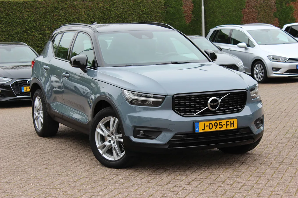 Volvo XC40 (2020) — foto 1