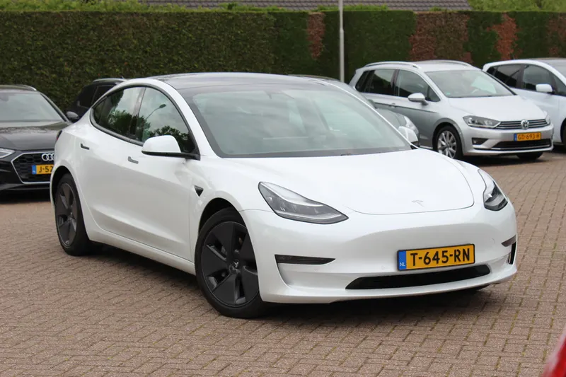 Tesla Model 3 (2020)