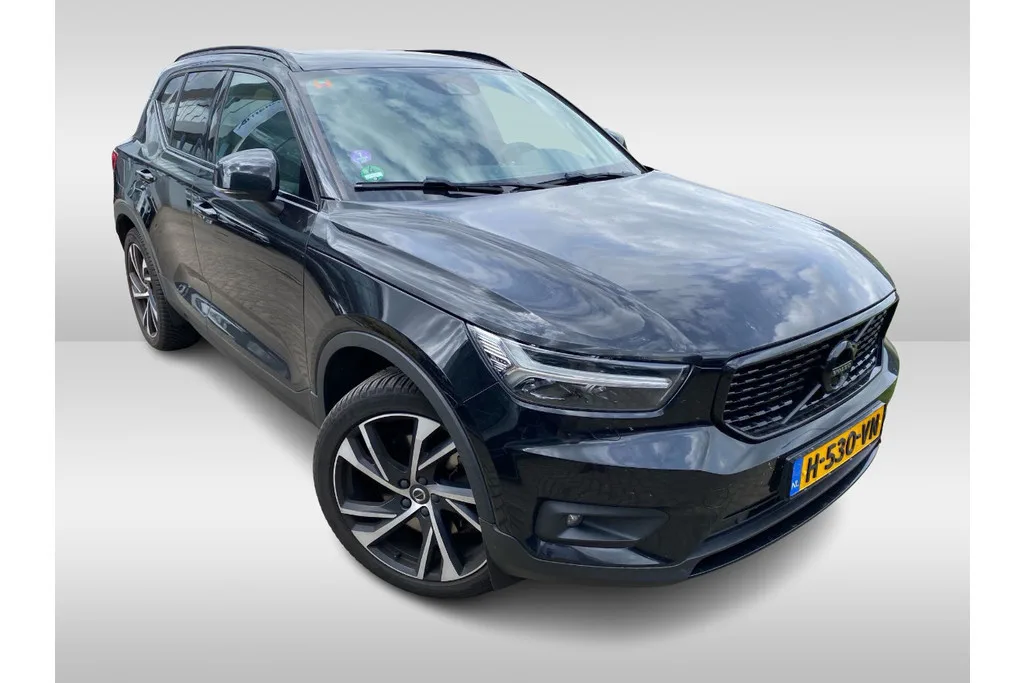 Volvo XC40 (2020) — foto 1