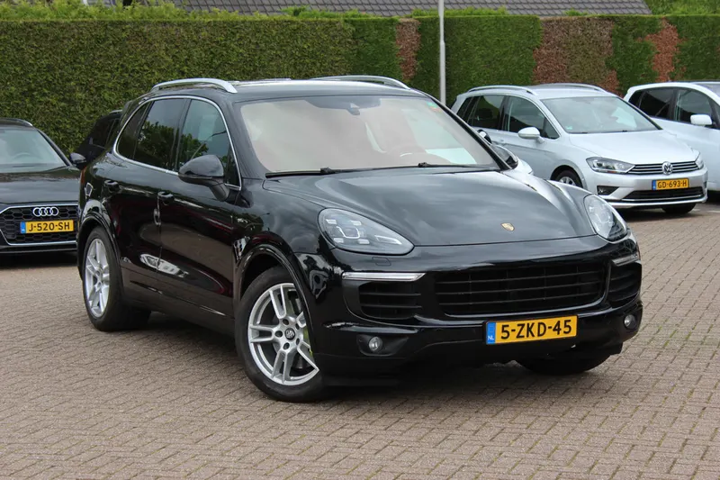 Porsche Cayenne (2015)