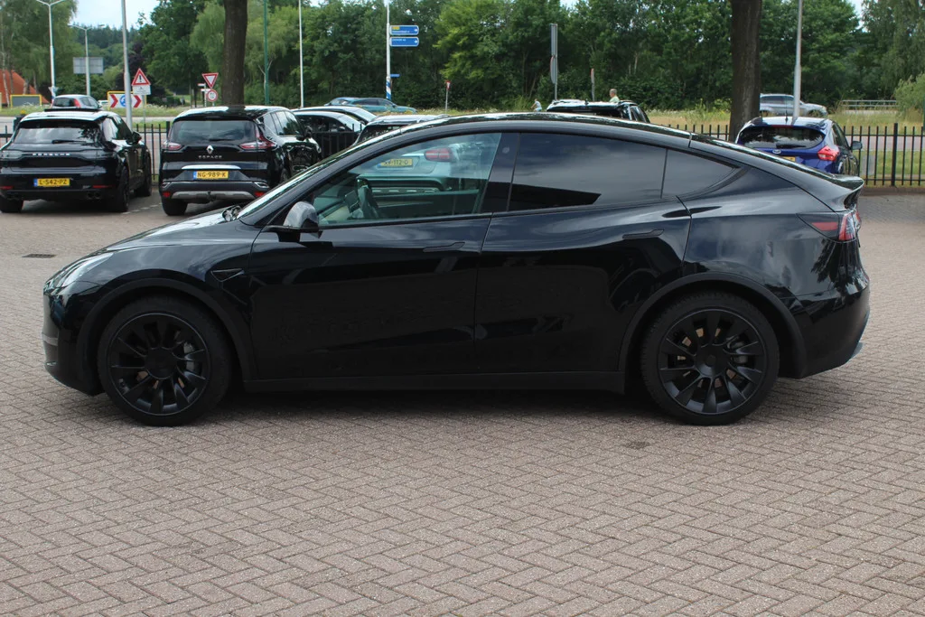 Tesla Model Y (2021) — foto 1