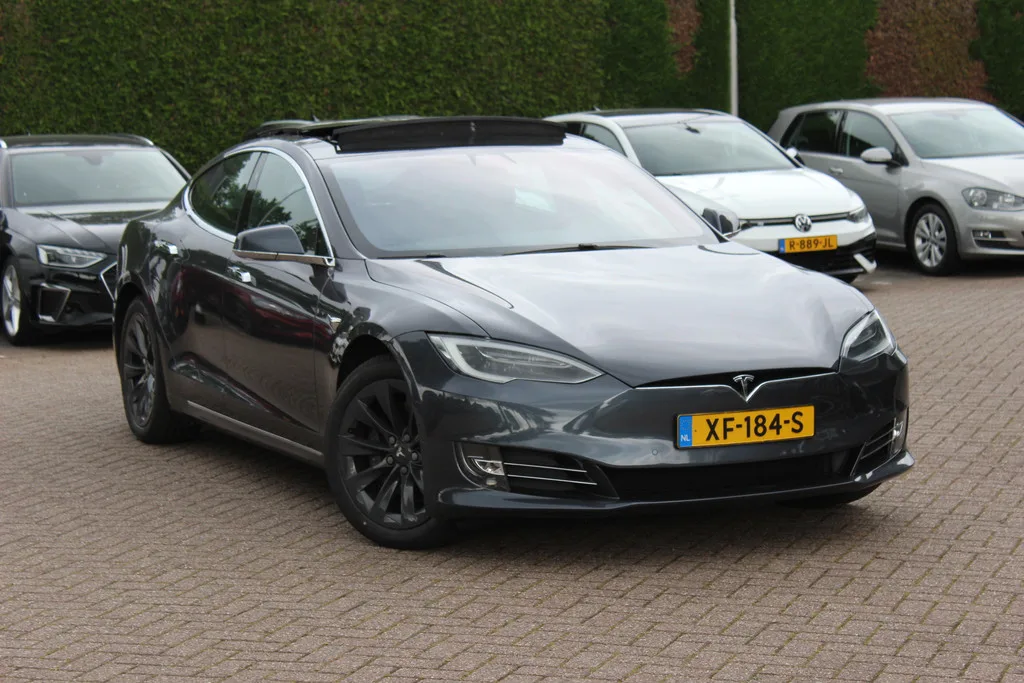 Tesla Model S (2018) — foto 1