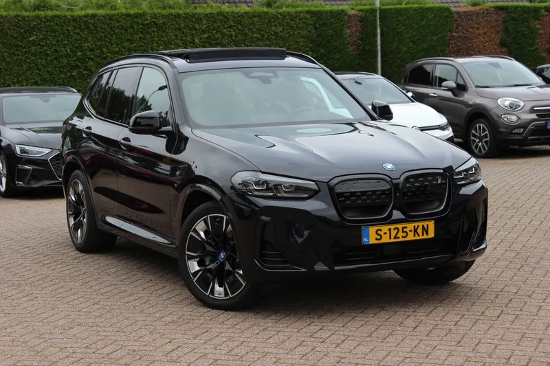 BMW iX3 (2022)