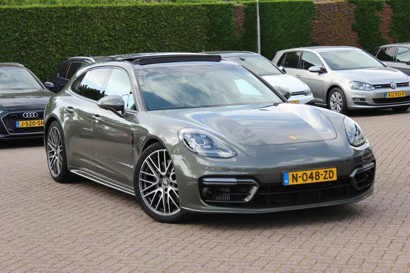 Porsche Panamera (2022)