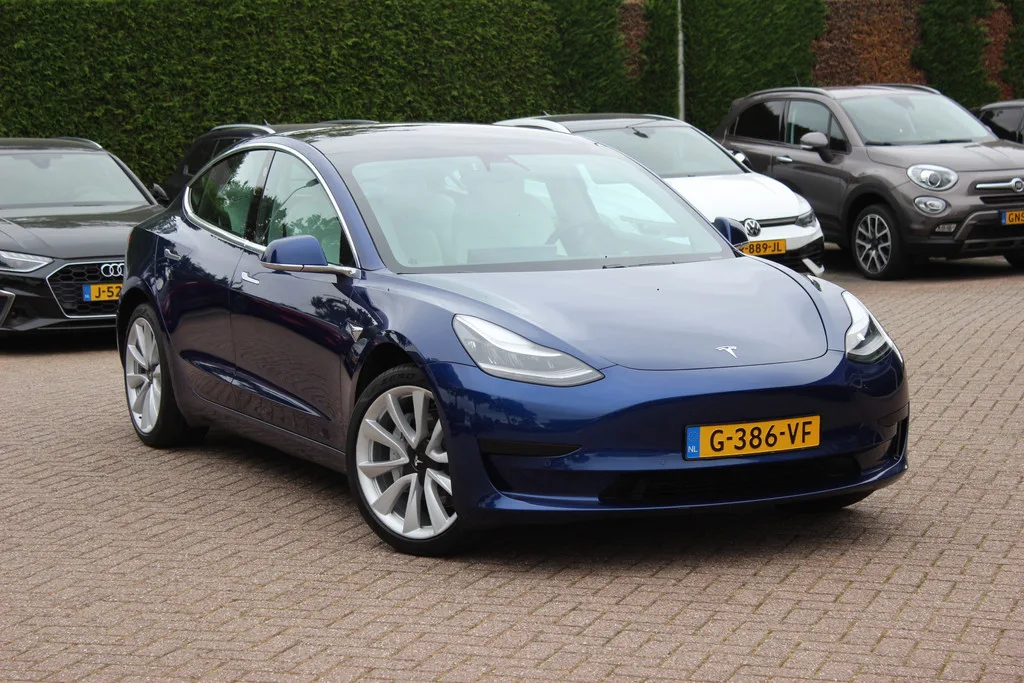 Tesla Model 3 (2019) — foto 1