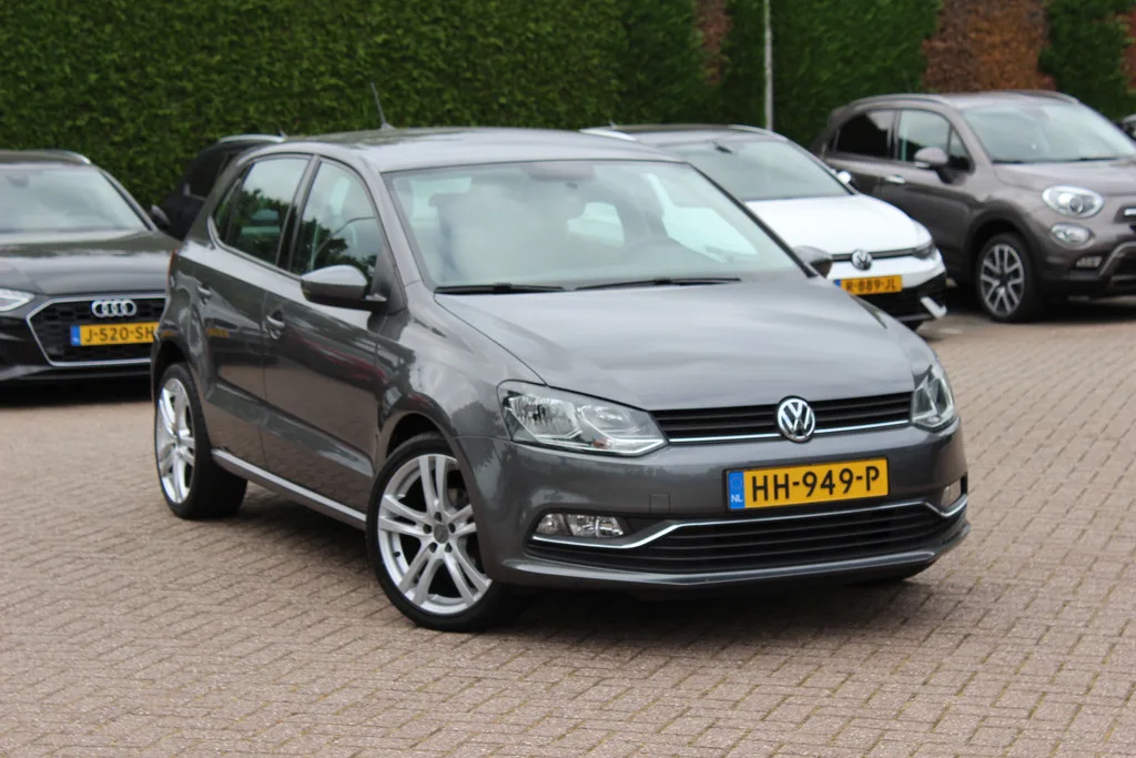 Volkswagen Polo (2015) — foto 1