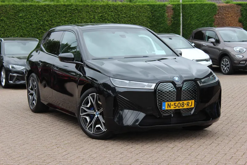 BMW iX (2021)