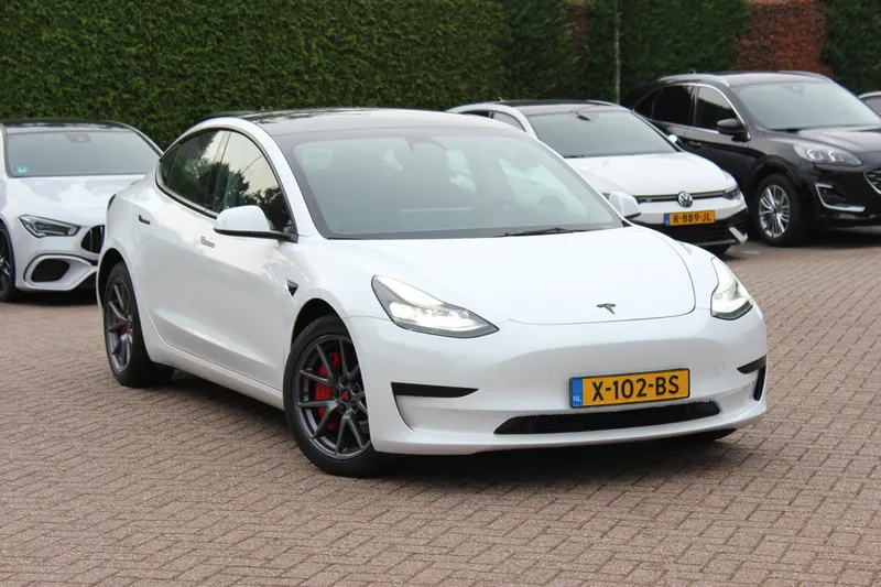 Tesla Model 3 (2021)
