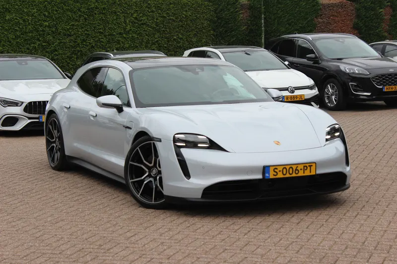 Porsche Taycan (2023)