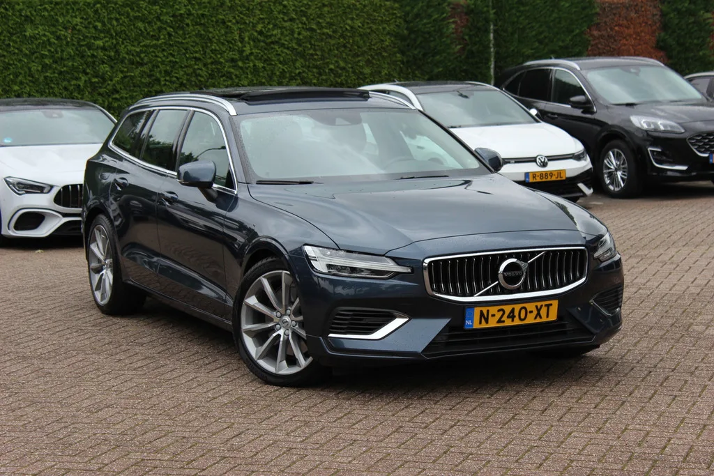Volvo V60 (2022) — foto 1