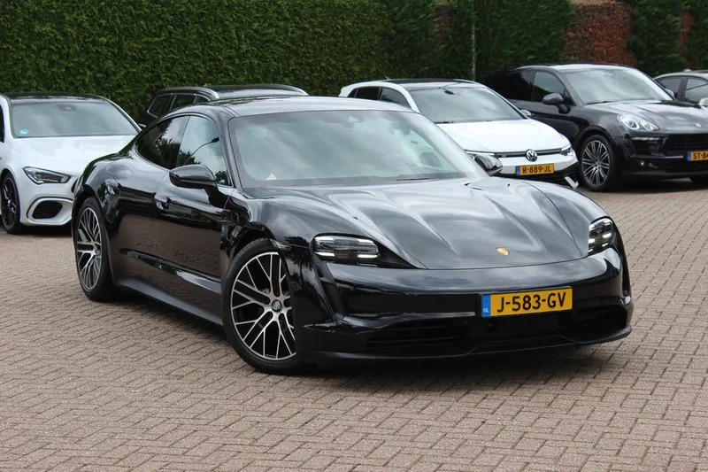 Porsche Taycan (2020)
