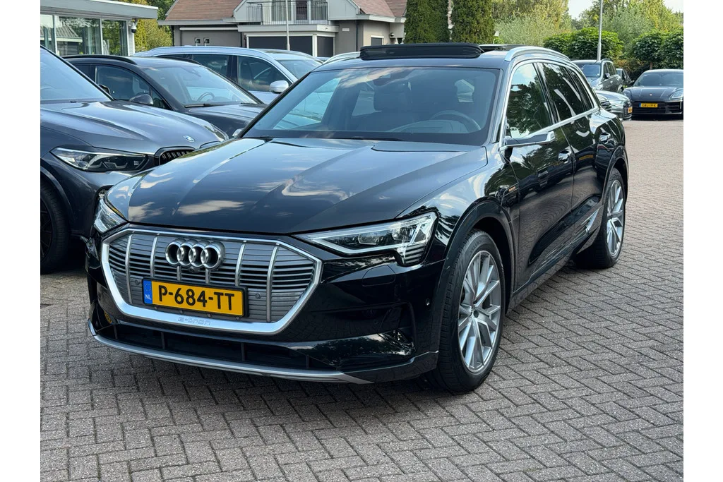 Audi e-tron (2021) — foto 1