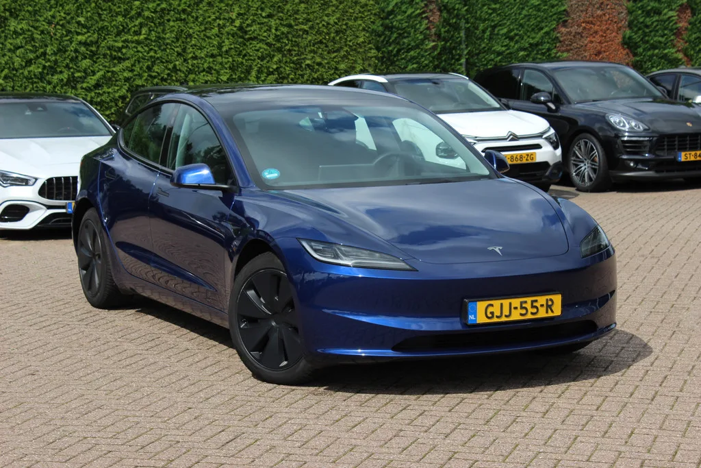 Tesla Model 3 (2024) — foto 1