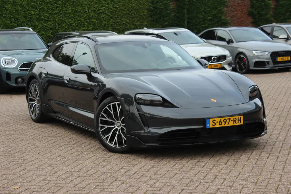 Porsche Taycan Cross Turismo (2023) — foto 1