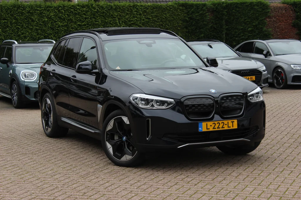 BMW iX3 (2021) — foto 1