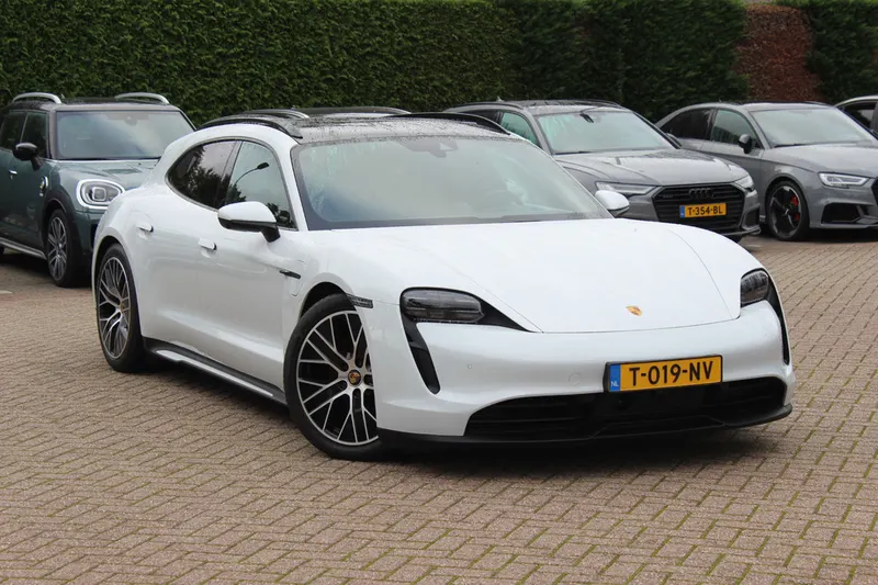 Porsche Taycan Sport Turismo (2023)