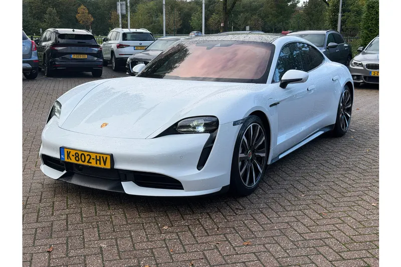 Porsche Taycan (2020)