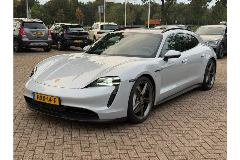 Porsche Taycan Sport Turismo (2023)