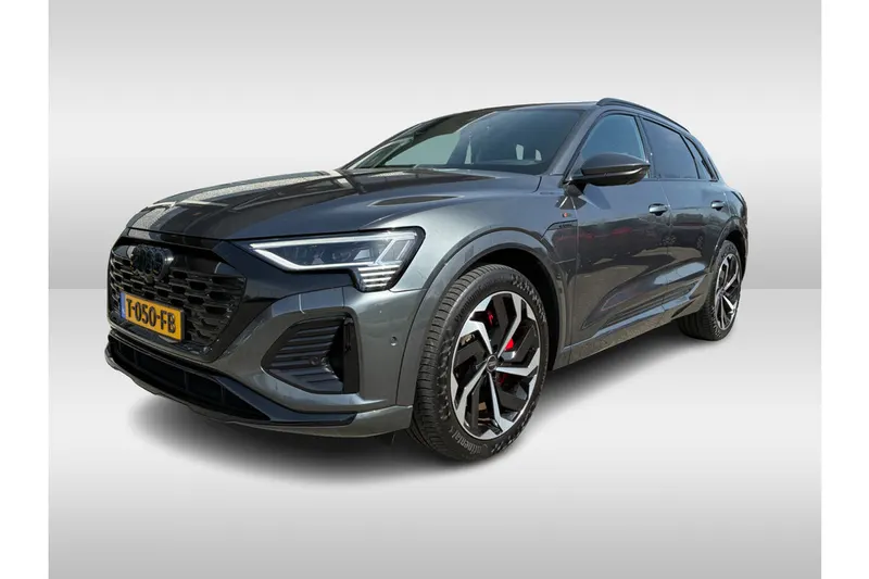 Audi Q8 e-tron (2023)