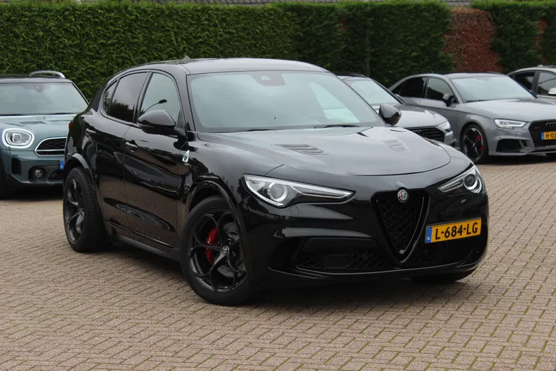 Alfa Romeo Stelvio (2018)