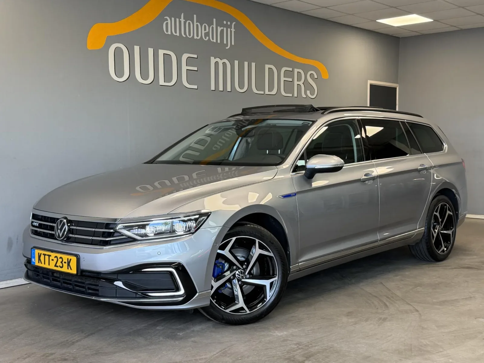 Volkswagen Passat (2022) — foto 1