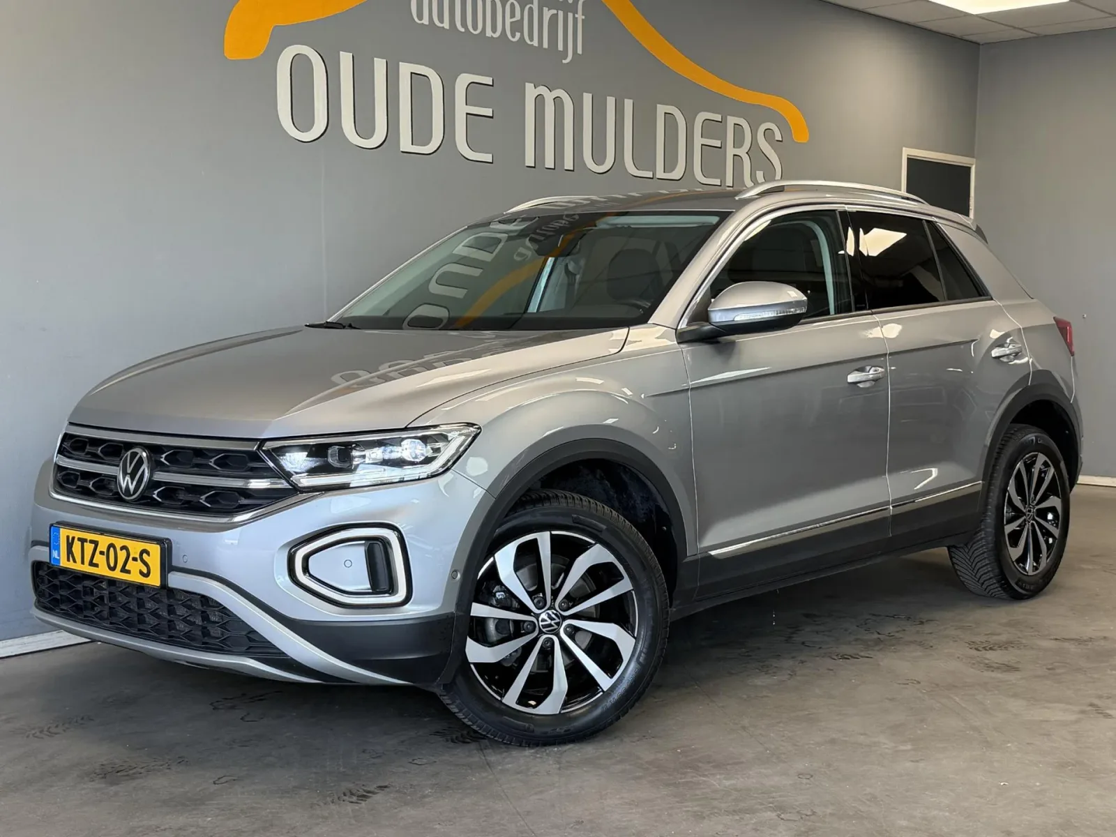 Volkswagen T-Roc (2023) — foto 1
